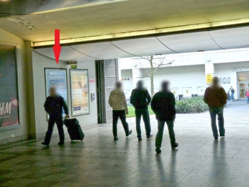 S-Bf Spandau, li.Ausg. BrunsbüttelerDamm, 3. Sto.