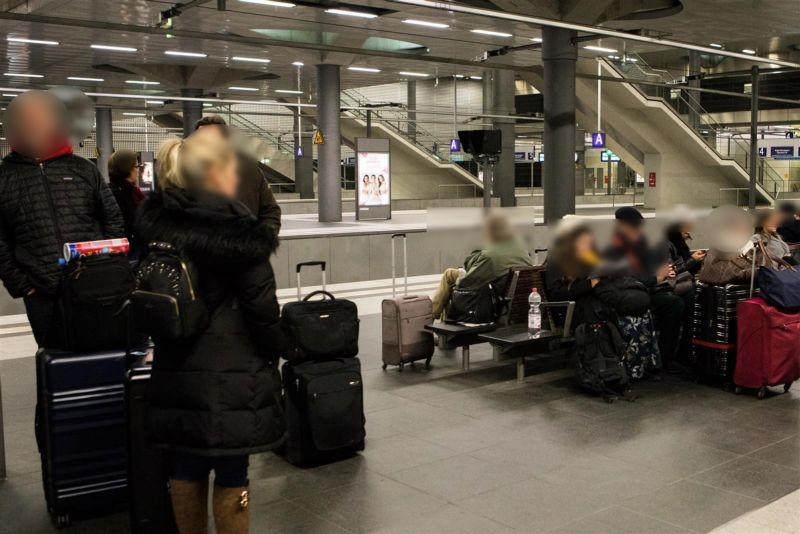 Hbf, Ebene -2 Bstg.,Gl. 3, 5. Sto.