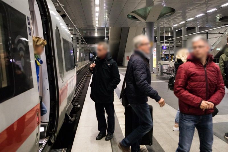 Hbf, Ebene -2, Bstg., Gl. 5, 1. Sto.