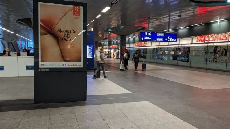 Hbf Ebene -1, Südsteg, Si. Rolltr., 2. Sto.