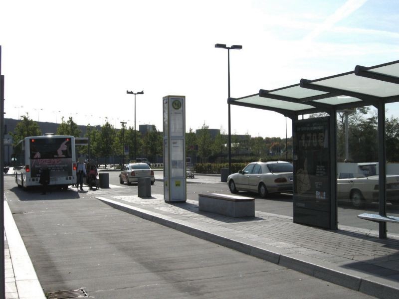 S-Bf Südkreuz, Vorplatz, HST hi. re, Innenseite