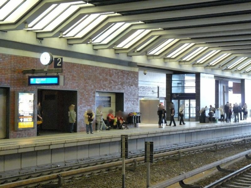 S-Bf Gesundbr., Bstg., Gl. 2, Nh. Aufg. U-Bahn