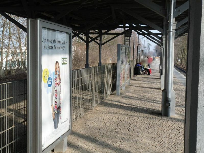 S-Bf Alt Reinickendorf, Bstg., amZaun, 1. Sto.