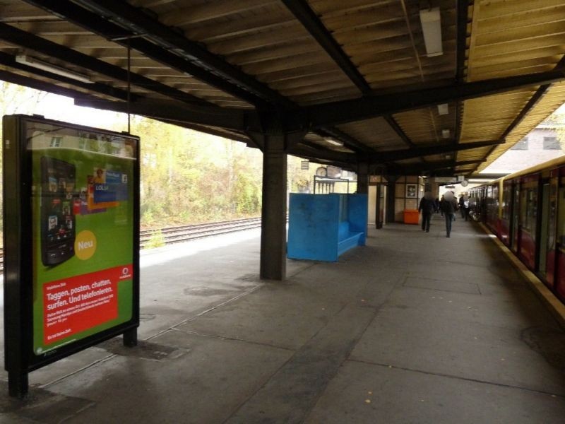 S-Bf Sundgauer Str., Bstg.Gl.1, Ri.Wannsee, 1.Sto.