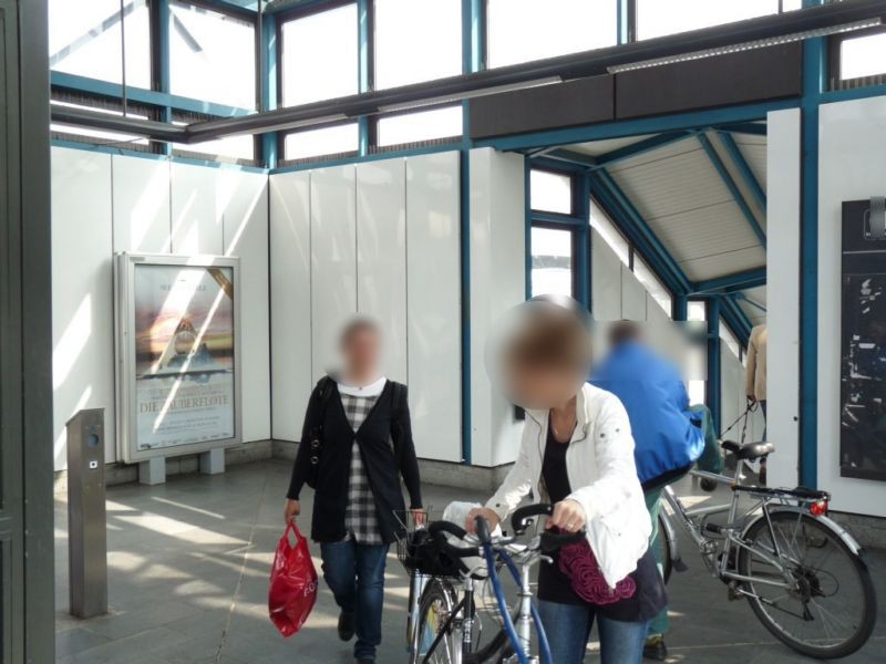 S-Bf Heidelberger Pl., EH, li. von der Info-Tafel