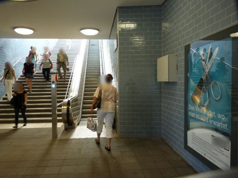 S-Bf Adlershof, EH, neb.Rolltreppe