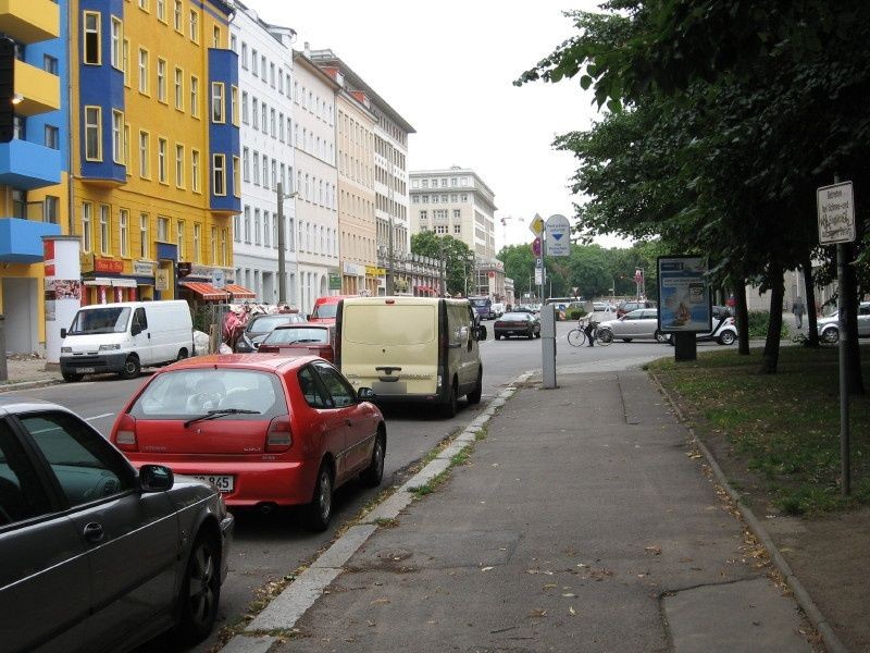 Str. d. Pariser Kommune/H.-Jadamowitz-Str./We.re.