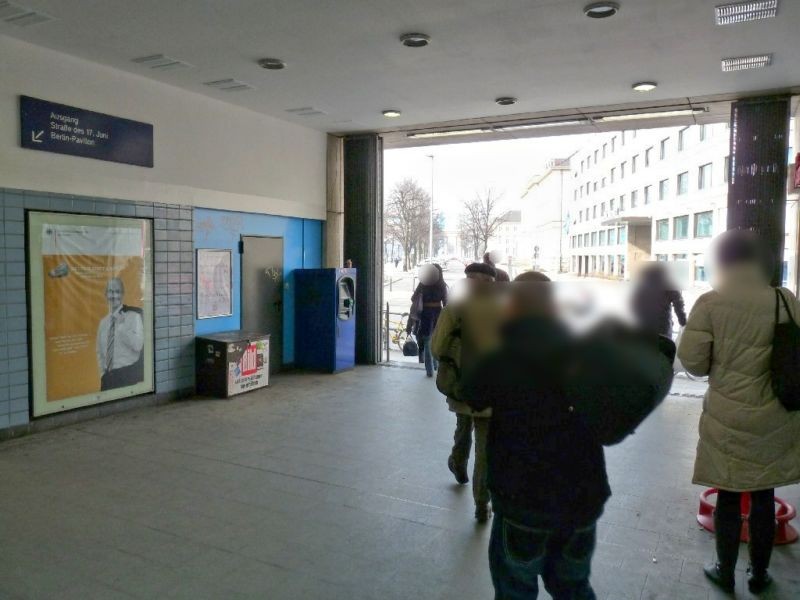 S-Bf Tiergarten, li. neb. Ausg. zur Bachstr.