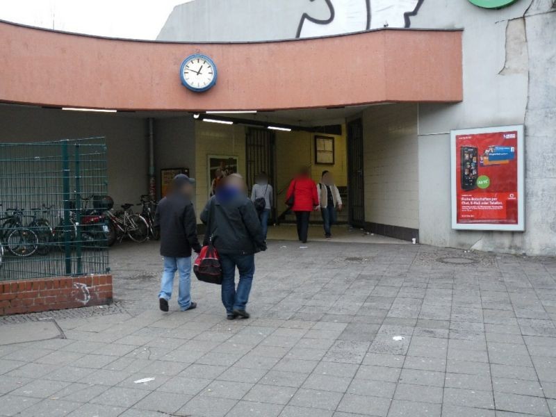 S-Bf Sonnenallee, re. neb. Eingang Sonnenallee