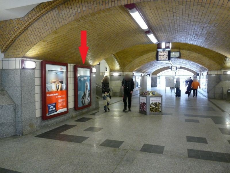 S-Bf Zoolog. Garten, Tunnel zu Bstg., li., 2. Sto.