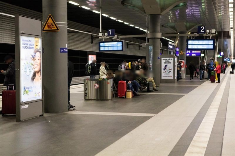 Hbf, Ebene -2, Bstg., Gl. 2, 1. Sto.