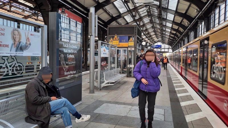 S-Bf Friedrichstr.,S-Bstg.,Gl. 6, 1. Sto.