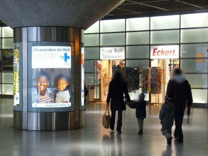S-Bf Potsdamer Pl., Nh.Eing. Arkaden geg. Bstg.li.