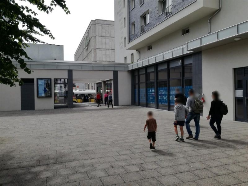 Memhardstr.   1/Durchgang li.