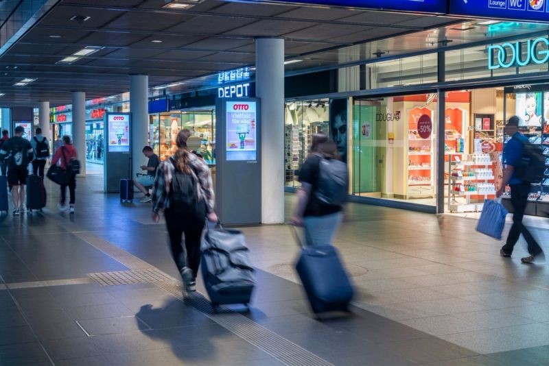 Hbf, Ebene +/-0, östliche Passage,2 Sicht Süd