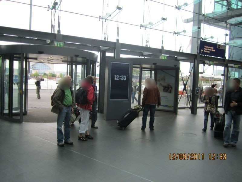 Hbf, Ebene +/-0, zum Washingtonplatz, rechts