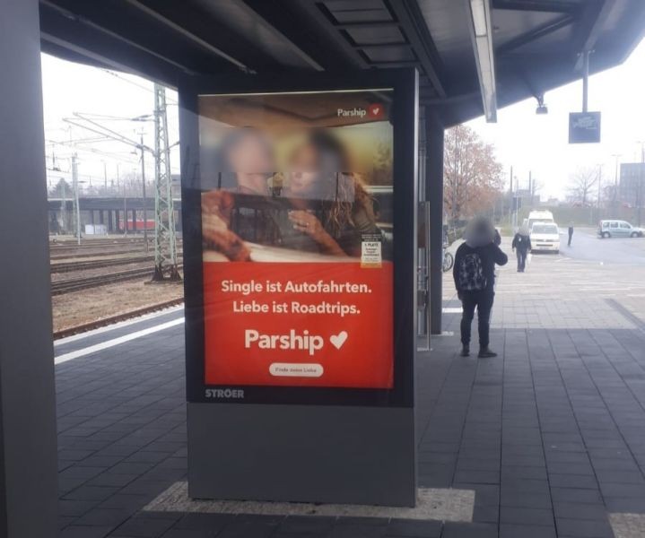 Hbf , Gl.1, Ausgang Bus/Tram Si. Bstg.