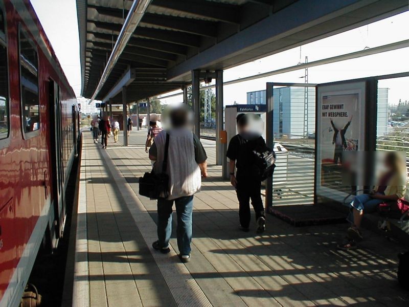 Hbf, Bstg., Gleis 10, Nh. Auf-/Abgang