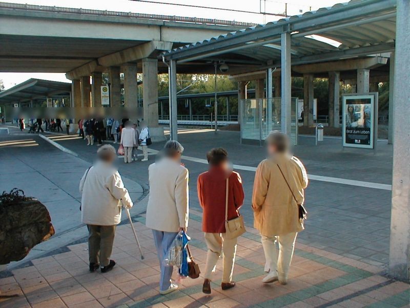 S-Bf Lütten Klein, Bstg. 1, Sicht Busbahnhof