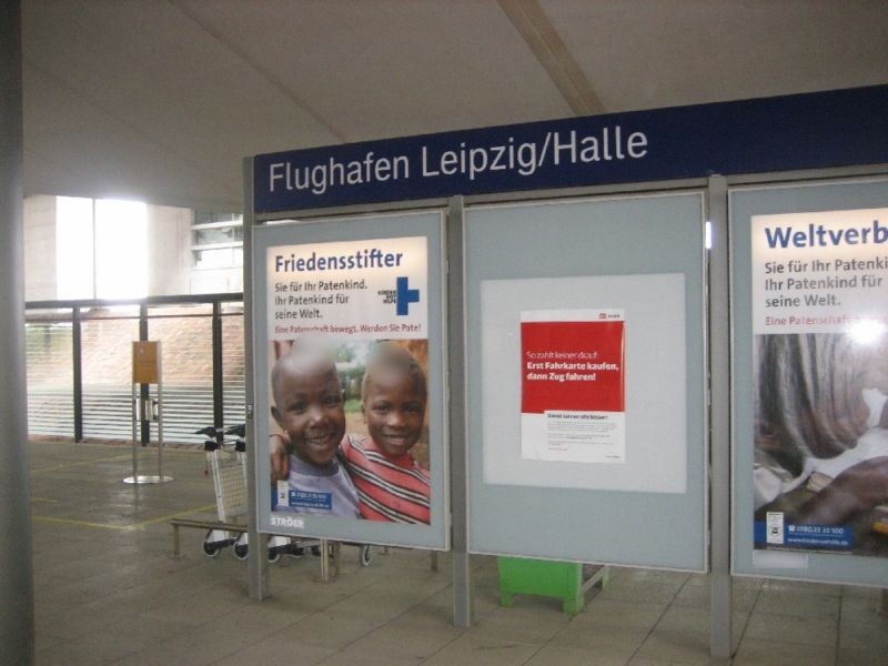 Flughafen-Bf Leipzig-Halle , Bstg. 2, 2. Sto. li.