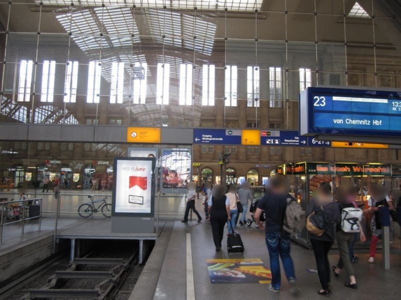 Hbf, Bstg., Gl. 23, hinter Gleisabschluss Ri. Ausg
