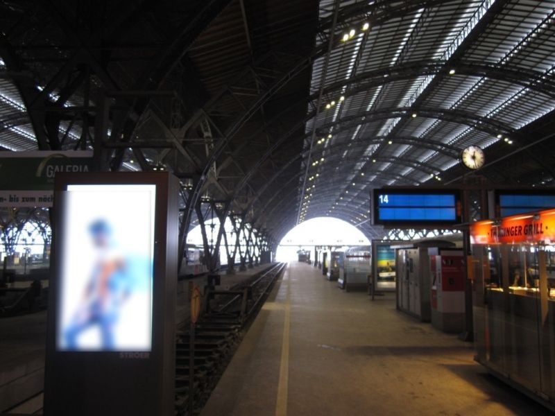 Hbf, Bstg., Gl. 14/15, Reihe 2