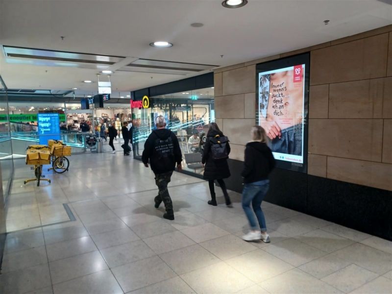 PHL, EH West; li., Ri. Mall, re. 3. Sto.