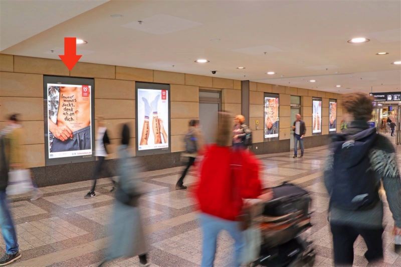 PHL, Mitteltunnel; Ri. Mall, li. 1. Sto.