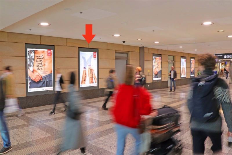 PHL, Mitteltunnel; Ri. Mall, li. 2. Sto.