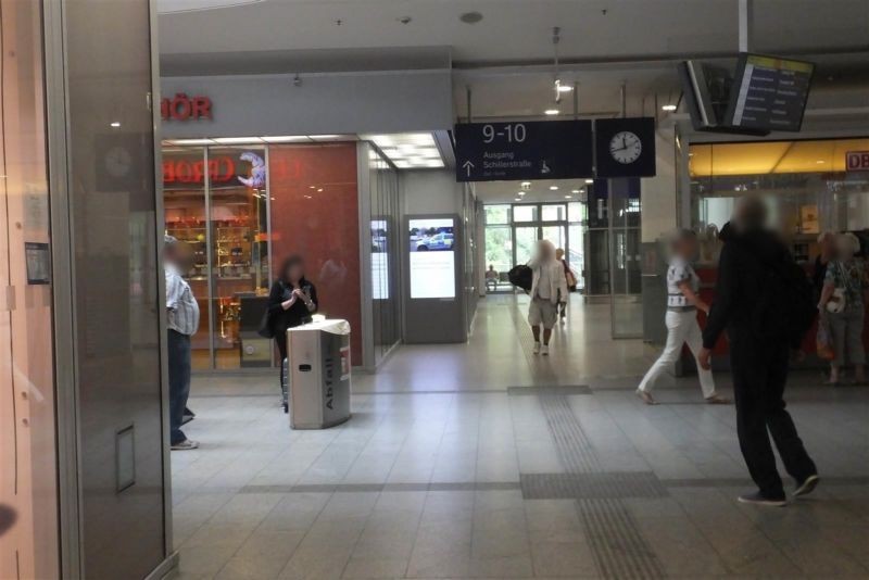 Hbf, Hinter Service Point linke Anlage
