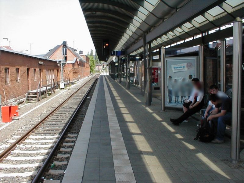 Bf, Saalfeld, Bstg., Gleis 1, 2. Sto.