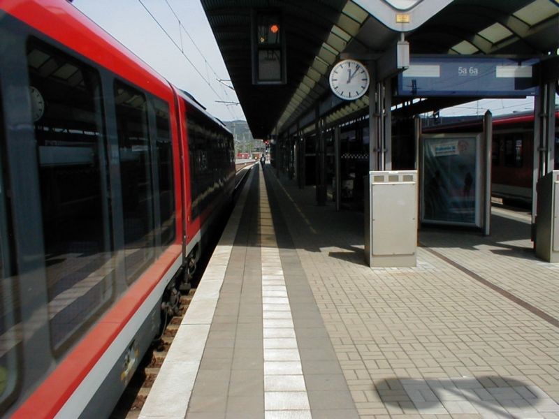 Bf, Saalfeld, Bstg., Gleis 5, 3. Sto.