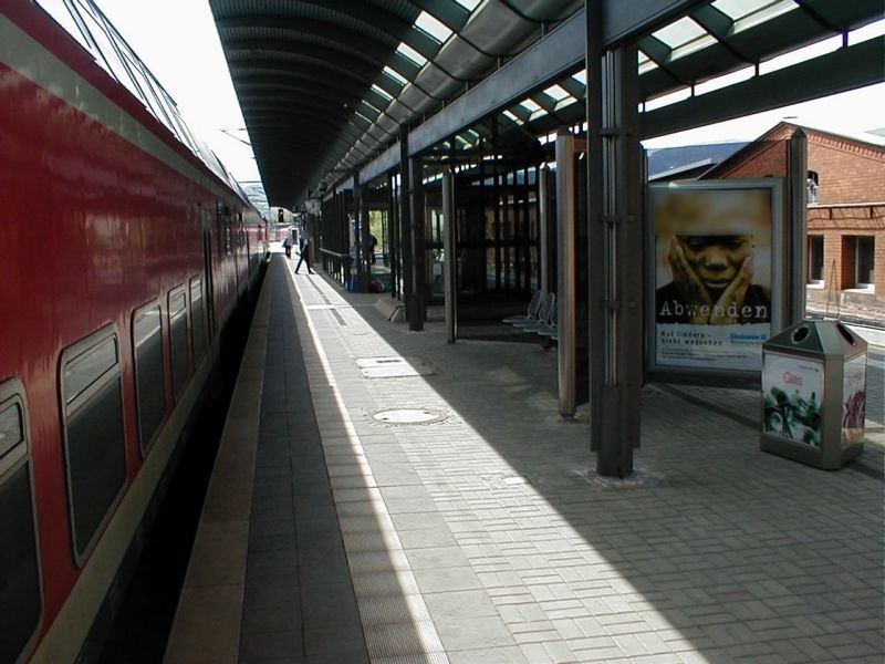 Bf, Saalfeld, Bstg., Gleis 2, 3. Sto.
