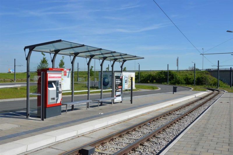 Am Urbicher Kreuz/Bahn-HST innen