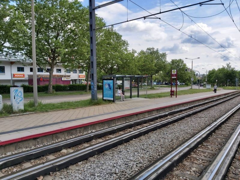 Am Wiesenhügel/HST Färberwaidweg saw./We.li.
