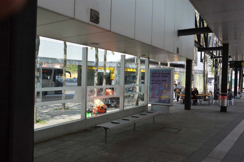 Bürgermeister-Wagner-Str./Bus-Bf Bstg. 2 li.