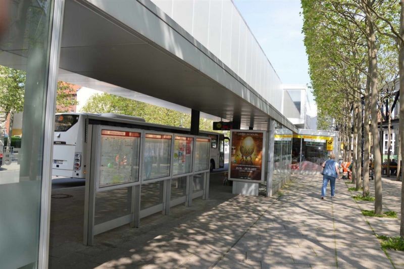 Bürgermeister-Wagner-Str./Bus-Bf Bstg. 5 re.