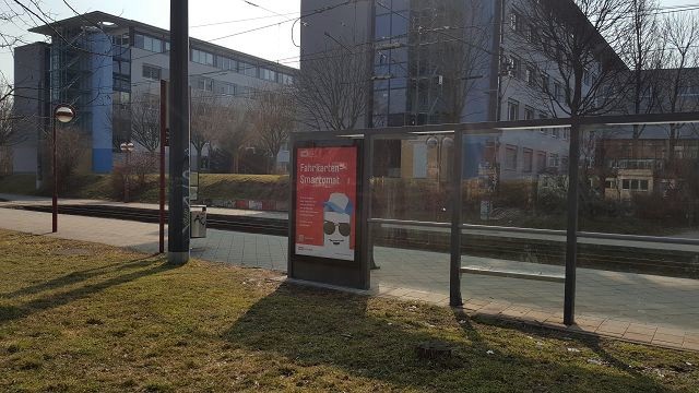 Friedrich-Ebert-Str.  44/Stadion Ost sew./außen