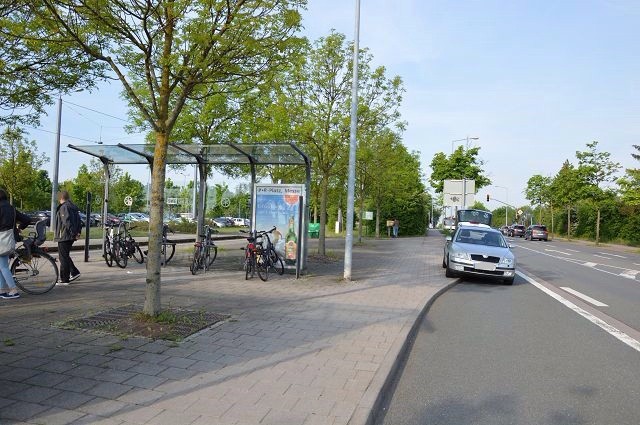 Gothaer Str./P+R Platz/Messe/li. innen