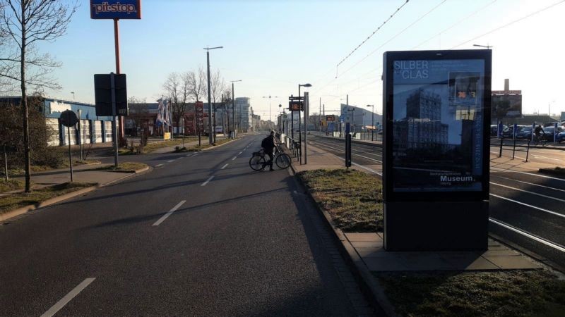 Lützner Str. nach Saarländer Str./Mittelstreifen/W