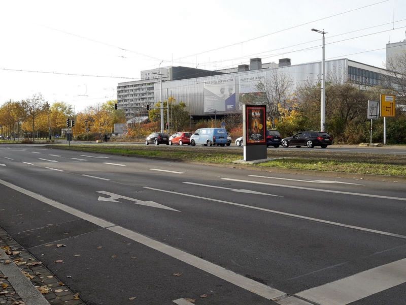 Semmelweisstr./Str. des 18. Oktober/Mittelstreifen