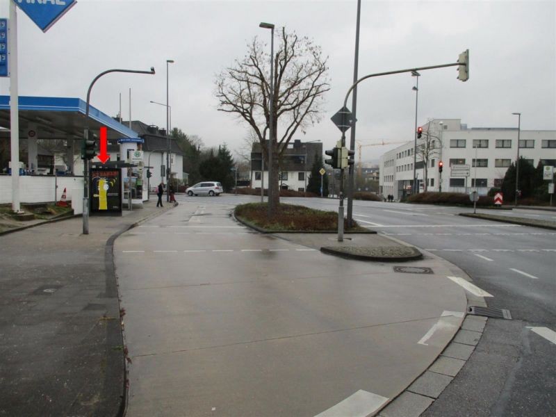 Friedrich-Ebert-Allee geg. 98-100 vor TS/We.li.