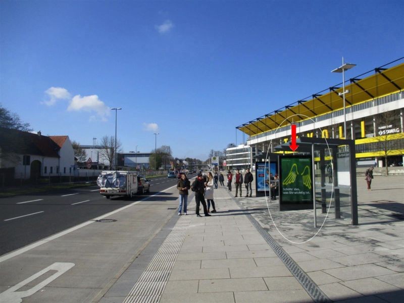 Krefelder str. vor Stadion re./We.re.