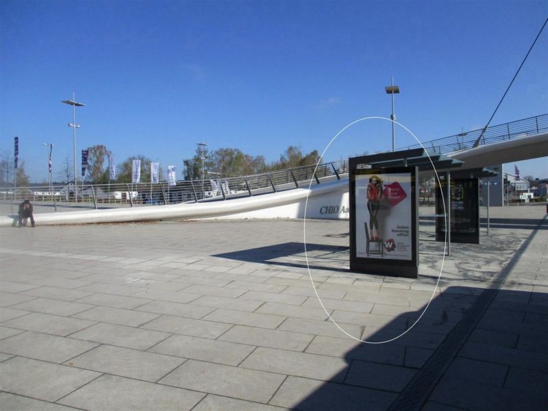 Krefelder str. vor Stadion li./We.li.