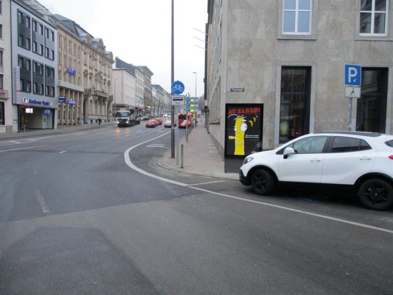 Theaterplatz  16/We.re.