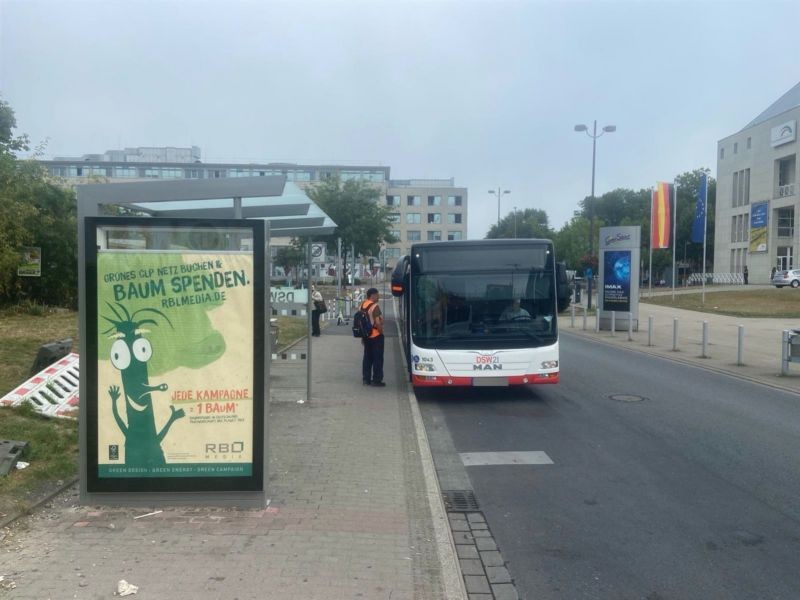 Quadbeckstr. geg. Cinestar Halle II re./We.li.