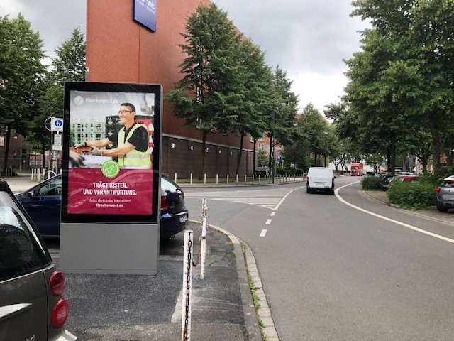 Lindemannstr.  79-81/Mittelinsel Ri. Rheinlanddamm