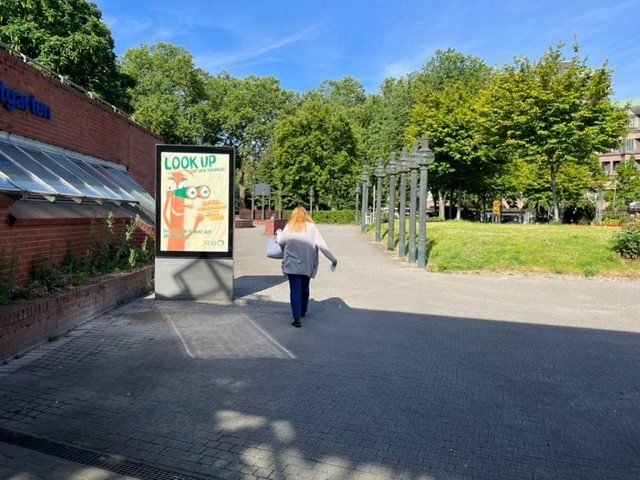 Stadtgarten vor U-Bahn-Ausg. Rathaus/We.li.