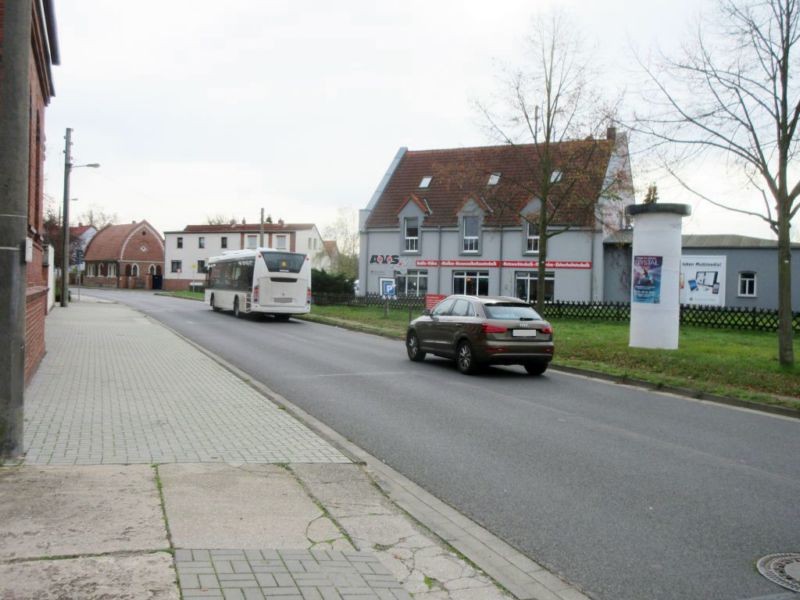Wilhelm-Feuerherd-Platz/Oranienbaumer Str.