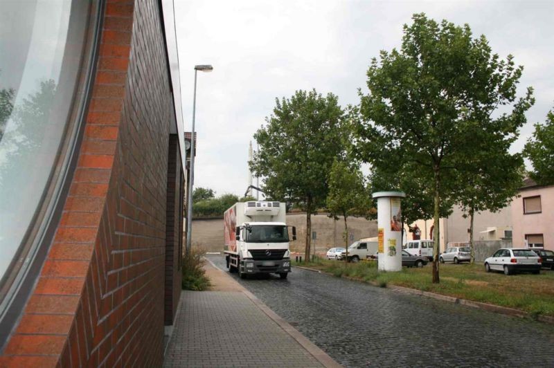 Hafenstr. geg. 34/ Eisenbahnbrücke